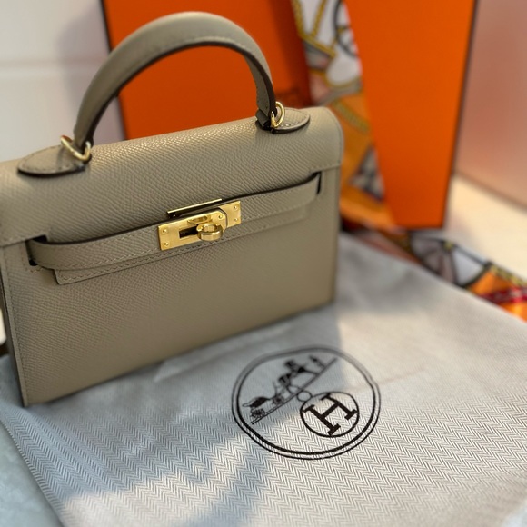 Kelly 35 cm Cognac Togo leather bag with Gold Hardware - Picture 2 of 8